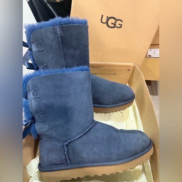UGG BAILEY BOW II Womens Boots navy size 7 US - Picture 2 of 6